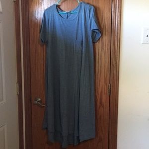 Tee shirt material large blue Lularoe Carly